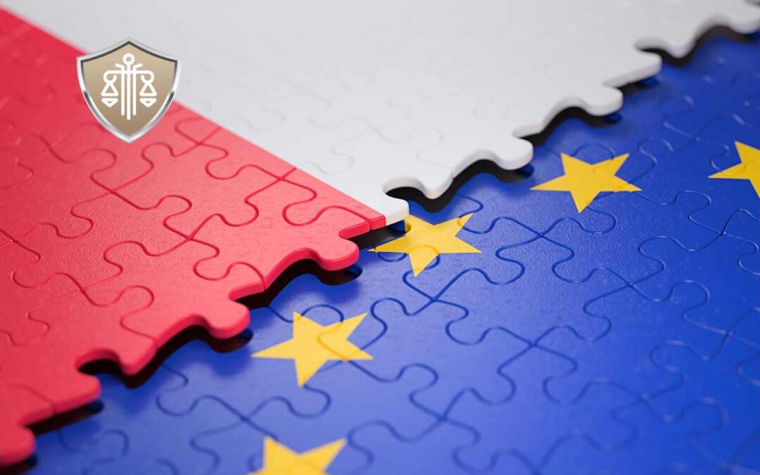 Ułożone puzzle w barwach flagi Polski obok puzzli w barwach flagi Unii Europejskiej symbolizujące współpracę prawną